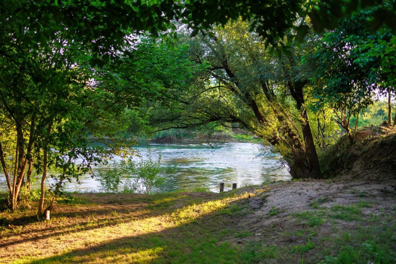Resort La Familia Bihać エクステリア 写真